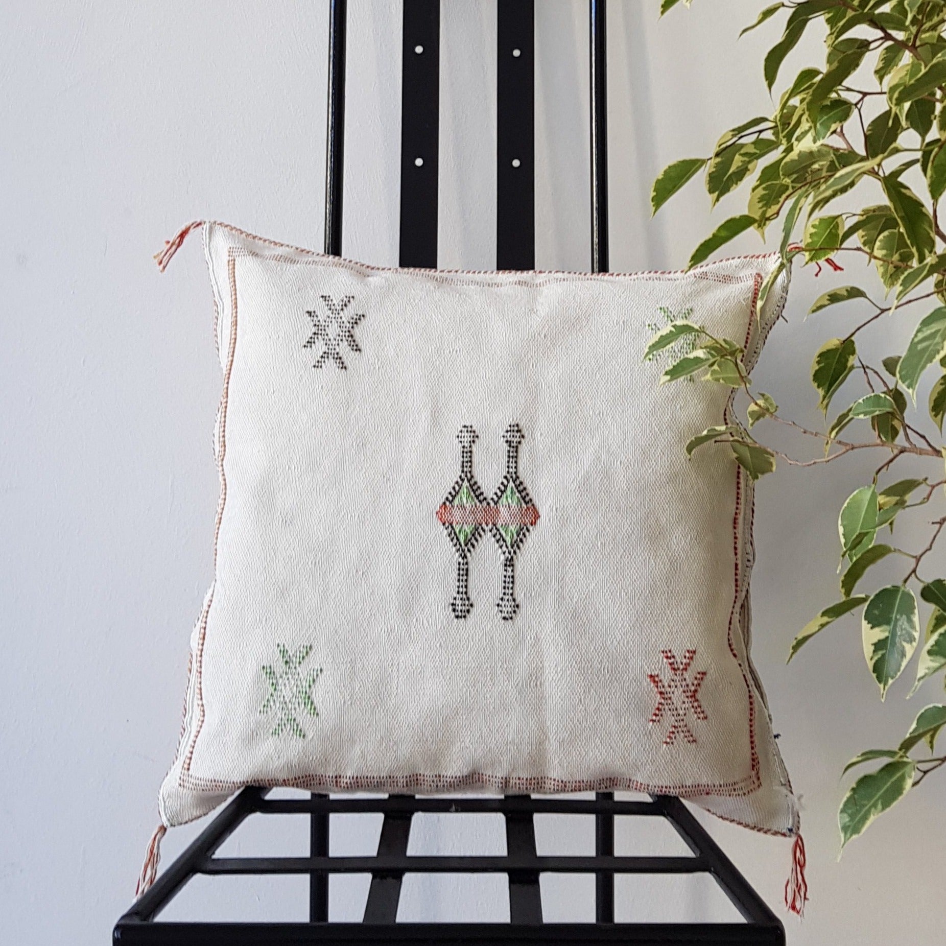 WHITE CACTUS SILK PILLOW - Milsouls