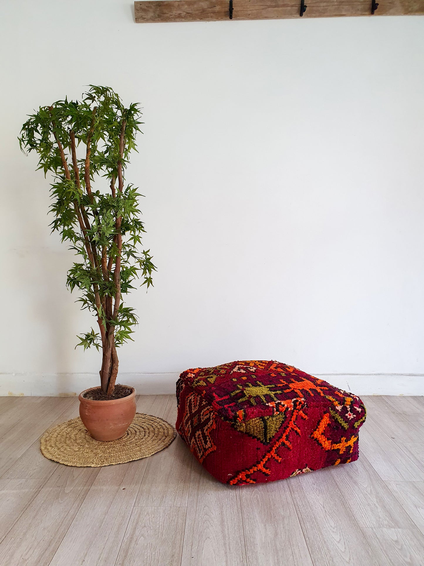 KILIM RED FLOOR POUF