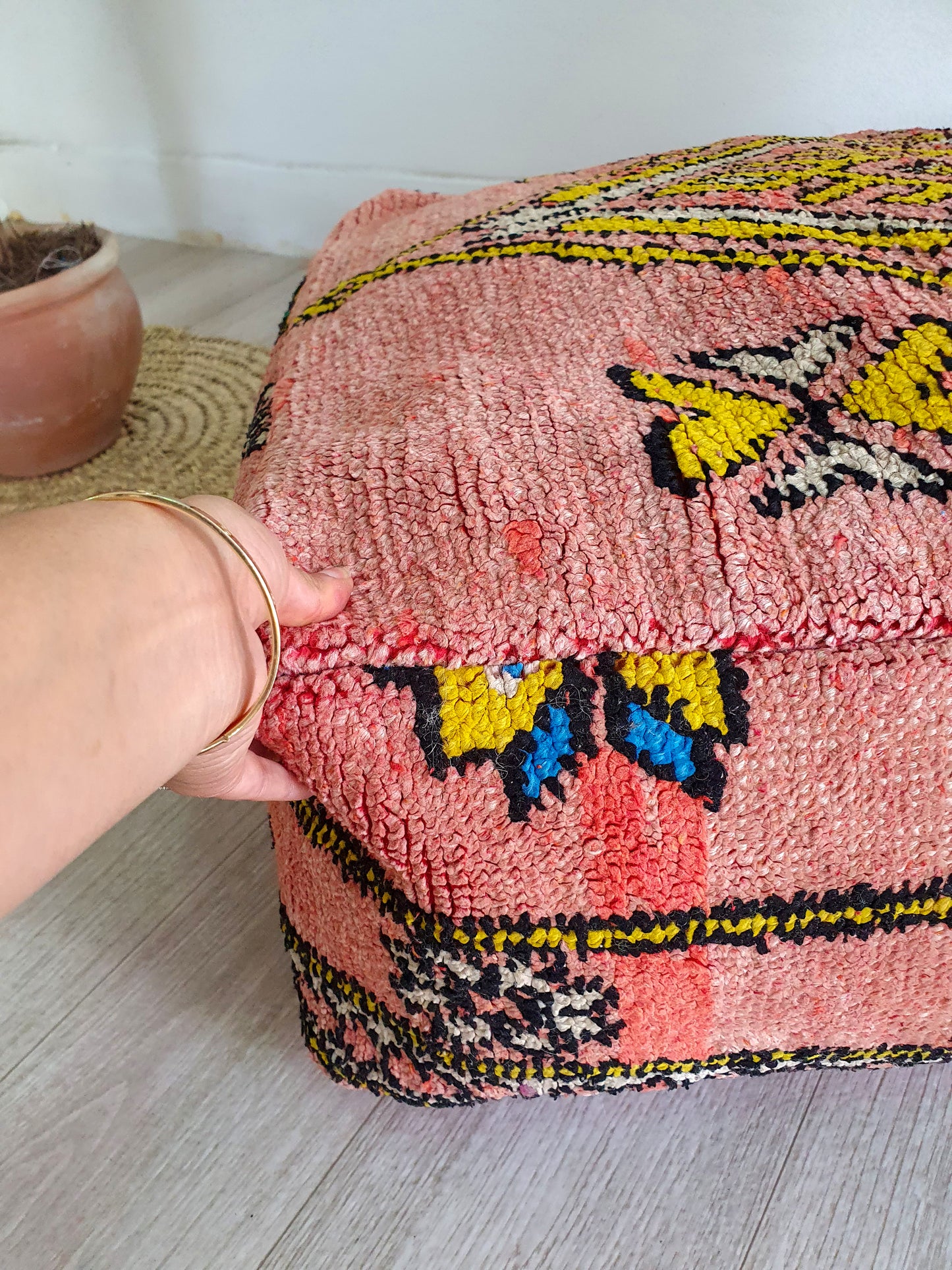 KILIM PINK POUF