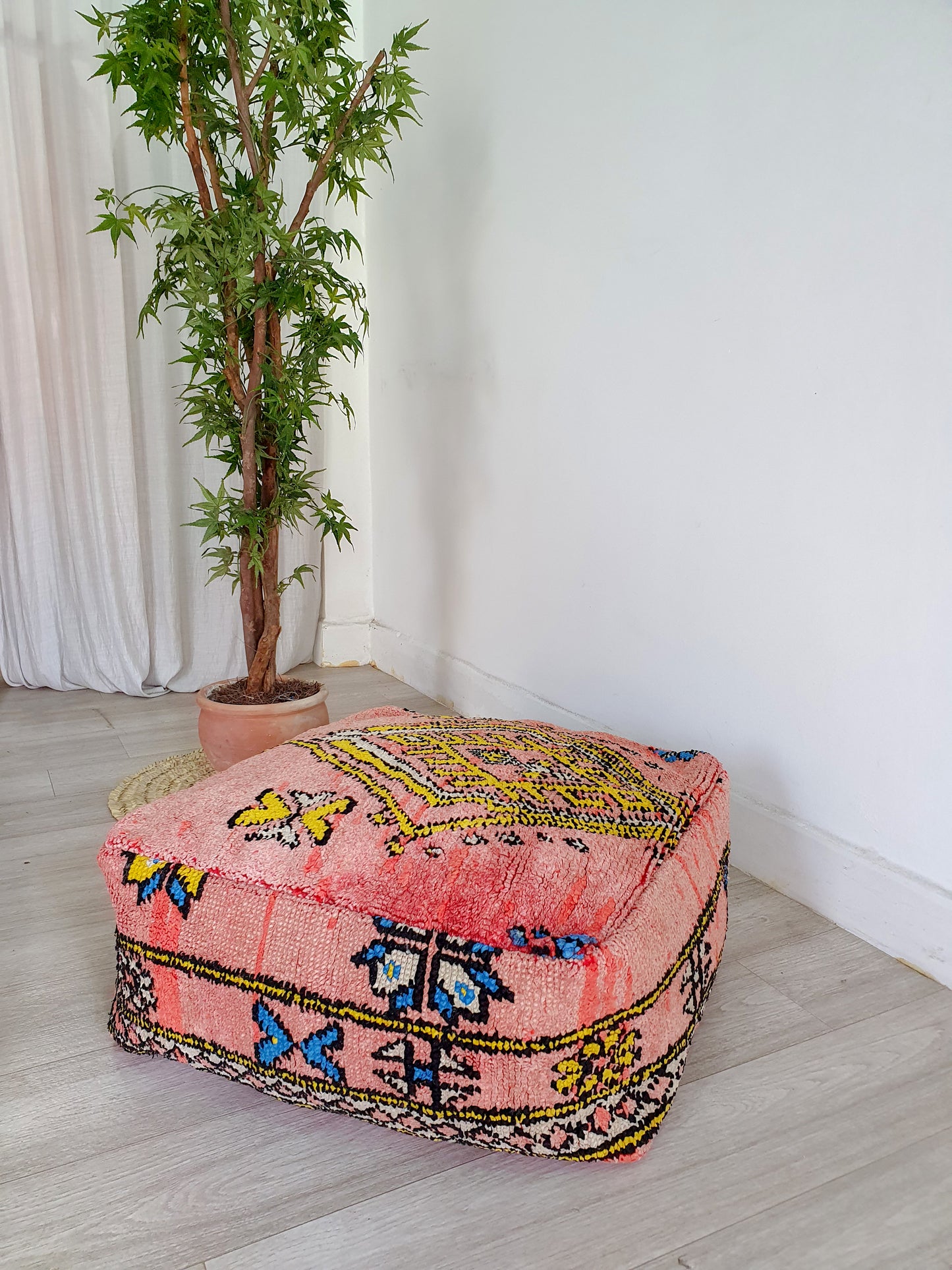 KILIM PINK POUF